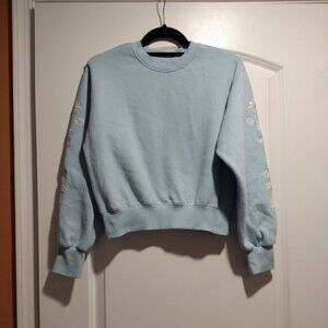 Light Blue Embroidered Daisy Cropped Sweatshirt